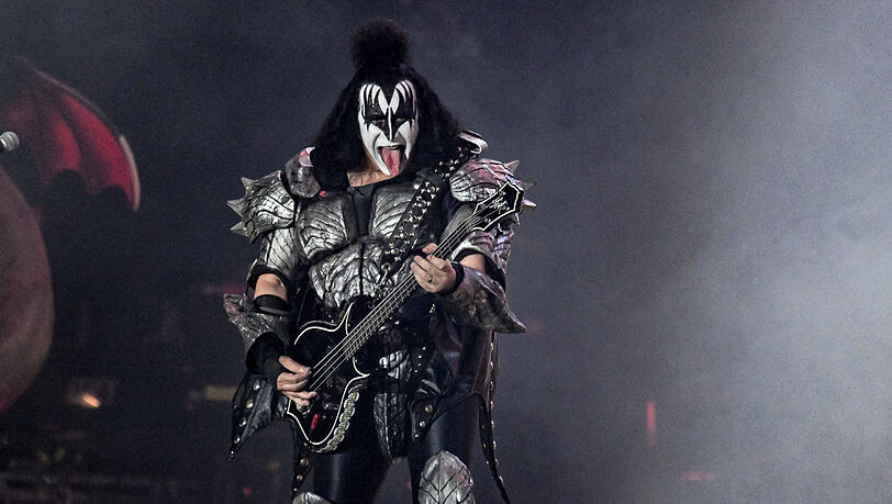 Das Markenzeichen von KISS: die lange Zunge von Gene Simmons. Das Markenzeichen von KISS: die lange Zunge von Gene Simmons.