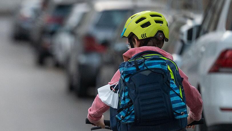 Was sagen die Statistiken über die Gefahren von Kindern im Straßenverkehr? (Symbolbild) Was sagen die Statistiken über die Gefahren von Kindern im Straßenverkehr? (Symbolbild)