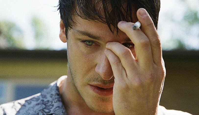 Louis (Gaspard Ulliel) überlegt, wie er seiner Familie die Wahrheit sagen kann.