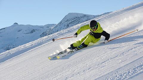 Skifahren macht Spaß - man sollte allerdings vorsichtig sein.