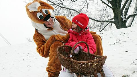 Ostern 2013 im Olympiapark: Wenn der Osterhase ein Schneemann ist.