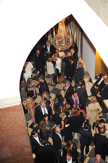 1200 geladene Gäste feierten in edelster Ambiente mit DJ's und Bands im Lenbach Palais. Die Bilder