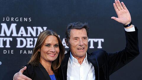 Jenny Jürgens mit ihrem Vater Udo bei einer Filmpremiere im September 2011.