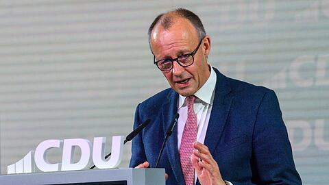 "Wir müssen ein starker Industriestandort bleiben", sagt Kanzler Friedrich Merz (CDU).