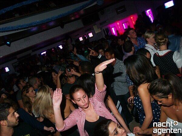 "Family & Friends Special" im Crown's Club (Sonntag, 2.10.11). Noch mehr Fotos gibt es hier www.nachtagenten.de.