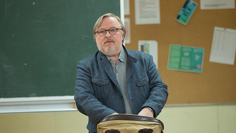 "Extraklasse": Ralph Friesner (Axel Prahl) beginnt mit dem Unterricht, die Schüler beteiligen sich nur mäßig "Extraklasse": Ralph Friesner (Axel Prahl) beginnt mit dem Unterricht, die Schüler beteiligen sich nur mäßig
