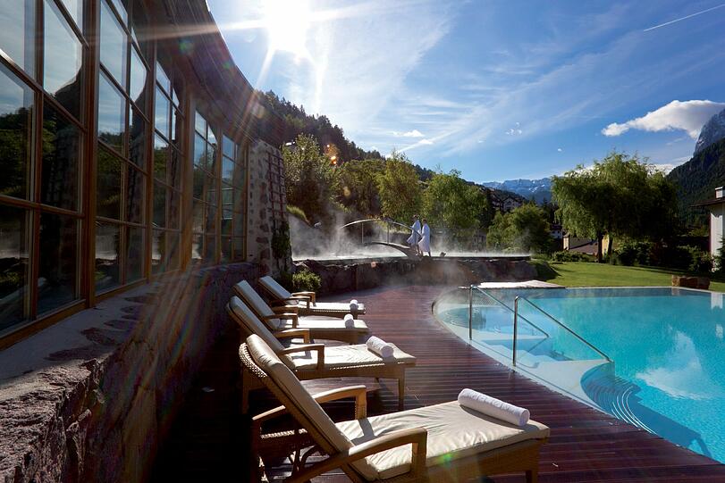 Bilder vom eleganten Fünf-Sterne Spa & Sport Resort &bdquo;Adler Dolomiti&ldquo;