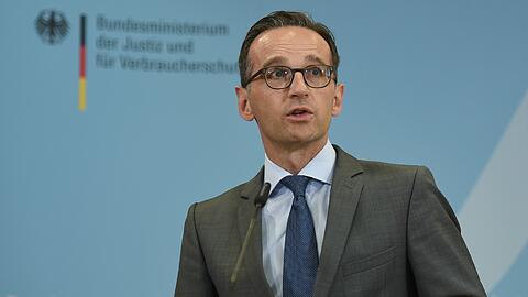 Bundesjustizminister Heiko Maas hat Generalbundesanwalt Harald Range frühzeitig auf die heikle Problematik gegen Journalisten wegen Landesverrats zu ermitteln hingewiesen.