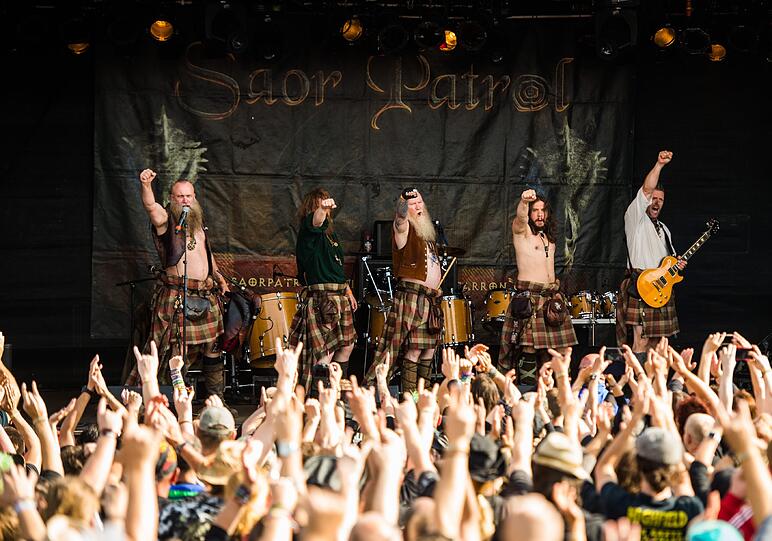 Die Metal-Fans pilgern mal wieder nach Wacken. Hier gibt's die besten Bilder!