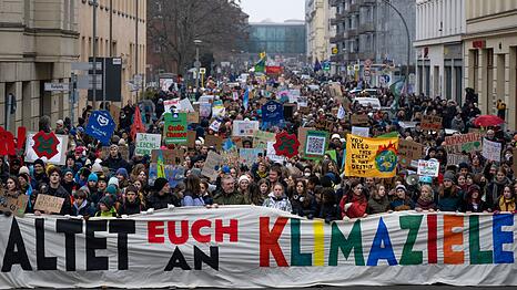 Bislang gibt es EU-Klimaziele für 2030 und 2050. Laut EU-Klimagesetz muss es auch ein verbindliches Ziel für 2040 geben.