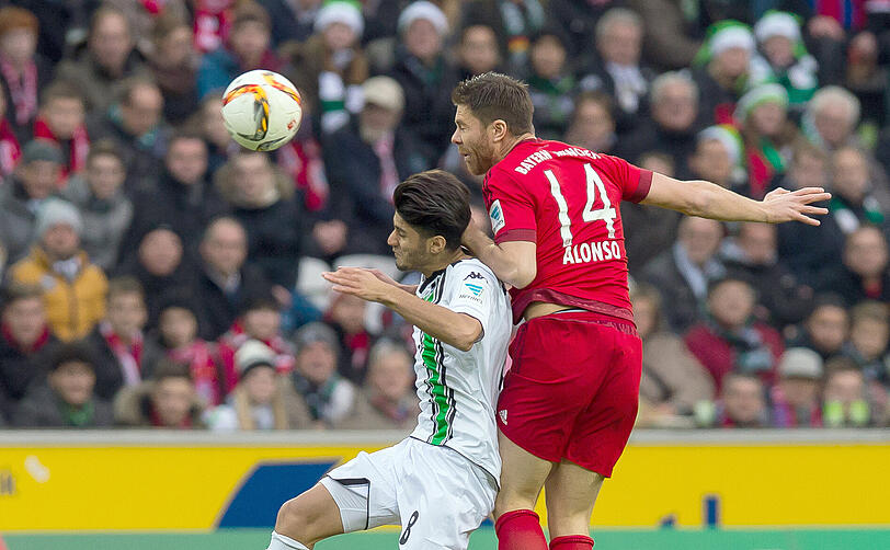 XABI ALONSO NOTE 5: Der Souverän rund um den Mittelkreis, als ständige Anspielstation und Schaltzentrale für die Mitspieler &ndash; doch ohne gewünschte Wirkung. Bemühte sich, die Kreise von Gladbachs Stindl einzuschränken. Was ihm in Halbzeit zwei nicht mehr gelang. Nachdem der Spanier das Abseits vor dem 0:2 aufhob, nahm ihm Guardiola vom Platz.