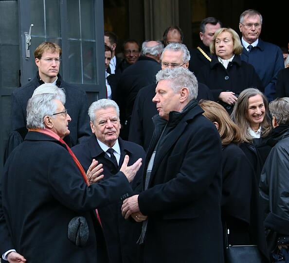 Im Gespräch: Gerhart Baum mit Joachim Gauck und Dieter Reiter.