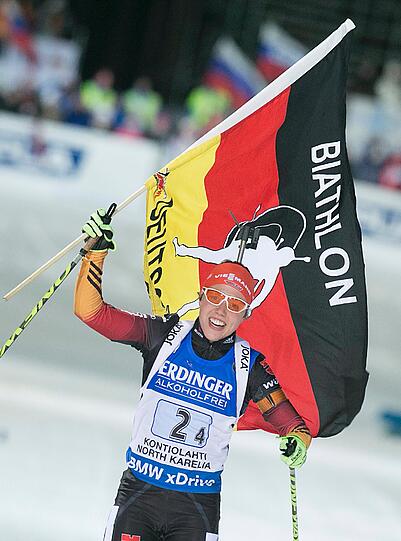 So schön feierten die Biathlon-Damen ihre Goldmedaille! Die Bilder!