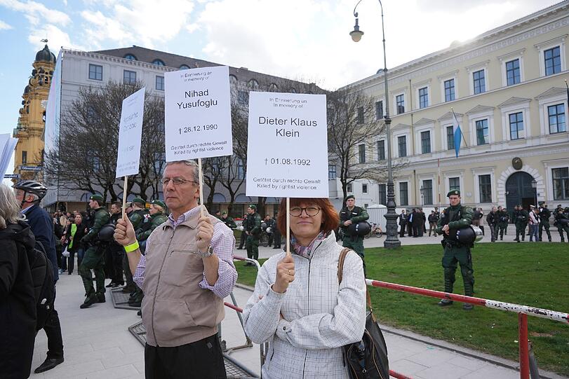 Tausende Demonstranten haben vor dem Start des NSU-Prozesses in München an das Schicksal der Opfer erinnert. Sie verlangten einen konsequenten Kampf gegen die braune Gefahr. Die Bilder!