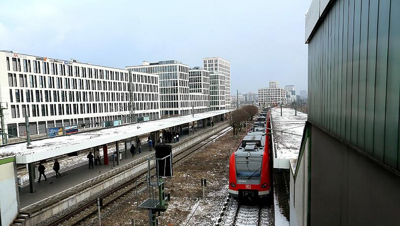 Der S-Bahnhof an der Donnersbergerbrücke. Der S-Bahnhof an der Donnersbergerbrücke.