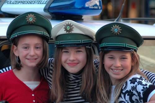 Julia, Alina und Micaela: Diese drei Mädchen retteten einer Frau das Leben.