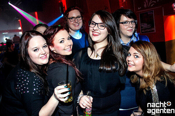 Die besten Party-Bilder vom Samstag. Hier in der Nachtgalerie.