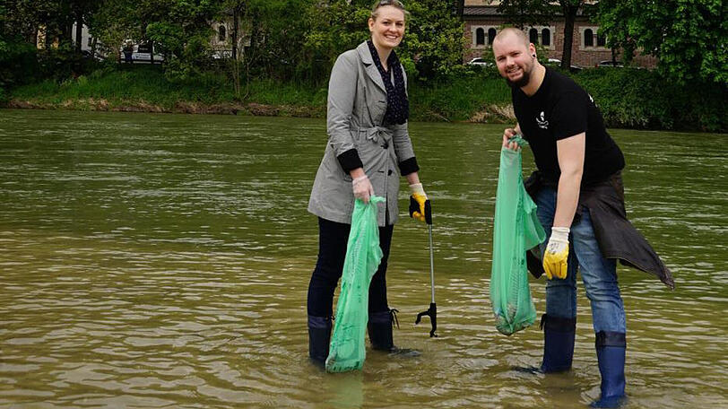 Gemeinsames Aufräumen an der Isar. Die Bilder vom "Ramadama".