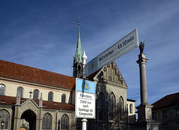 Von Konstanz am Bodensee bis nach Santiago de Compostela sind es noch stolze 2340 Kilometer. Von Konstanz am Bodensee bis nach Santiago de Compostela sind es noch stolze 2340 Kilometer.