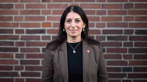 Daniela Cavallo, Vorsitzende des Gesamt- und Konzernbetriebsrats der Volkswagen AG, steht f&uuml;r Fotoaufnahmen im VW Stammwerk.