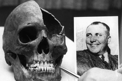 Die Knochen, die 1973 bei Bauarbeiten in Berlin gefunden wurden, waren offiziellen Untersuchungen zufolge die sterblichen Überreste von Hitlers persönlichem Sekretär Martin Bormann.