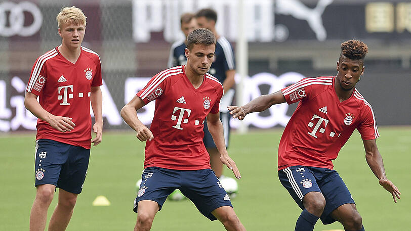 Um 11 Uhr Ortszeit bat Bayern-Trainer Carlo Ancelotti seine Stars auf einem Nebenplatz des Shanghai Stadiums zu einer ersten Einheit, nur wenig beschattet von den Hochhäusern der 24-Millionen-Einwohner-Metropole.