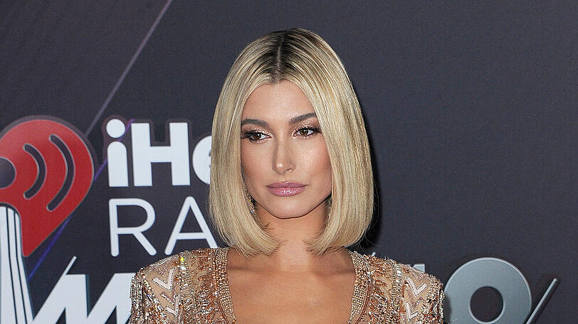 Hailey Bieber während eines Events in Inglewood