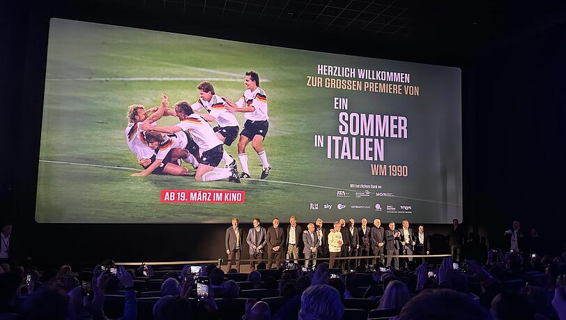 Auf Zeitreise: Die WM-Helden von 1990 auf der Premiere von "Ein Sommer in Italien".