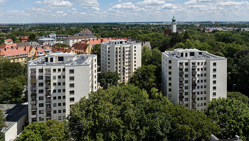 Die drei Häuser an der Wilram- und Wageneggerstraße. Die drei Häuser an der Wilram- und Wageneggerstraße.