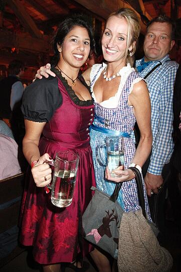 Klar kann man als (Ex-)Sportler auf die Wiesn gehen. Auch die frühere Tennisspielerin Renata Kochta zeigt sich dort öfters mal.