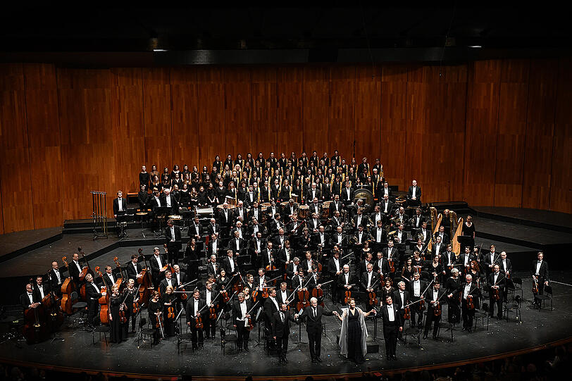 Die Staatskapelle Dresden im Großen Festspielhaus.