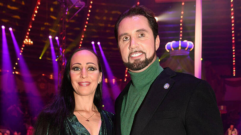 Jana Lacey-Krone mit Ehemann Martin Lacey jr. bei der Premiere des ersten Winterprogramms des Circus Krone im Dezember 2019