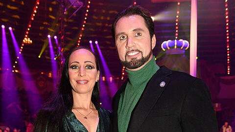 Jana Lacey-Krone mit Ehemann Martin Lacey jr. bei der Premiere des ersten Winterprogramms des Circus Krone im Dezember 2019