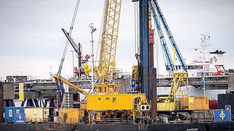 Im Winter soll der erste Flüssiggasterminal in Wilhelmshaven in Betrieb gehen.
