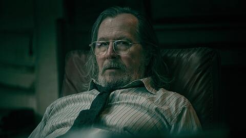 Jackson Lamb ist streng, riecht streng und gibt alles f&uuml;r seine Spione von der Resterampe: Oscar-Preistr&auml;ger Gary Oldman f&uuml;hrt die bei Apple TV die "Slow Horses" an.