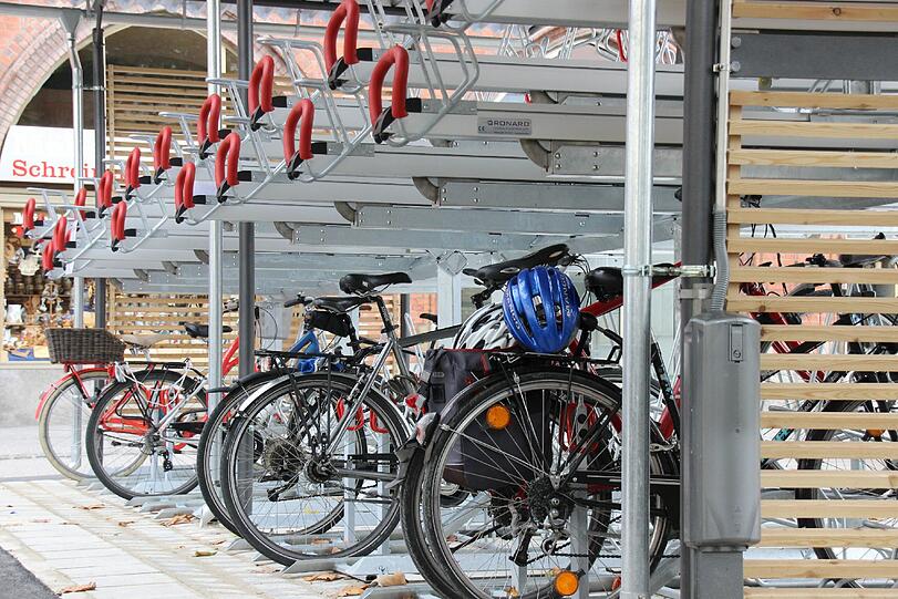 Platz für Radl: Die neue Abstellanlage am Marienhof.