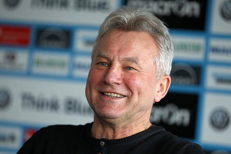 Hat nach sieben Punkten aus drei Spielen und zuletzt zwei Siegen in Serie gut lachen: 1860-Trainer Benno Möhlmann.