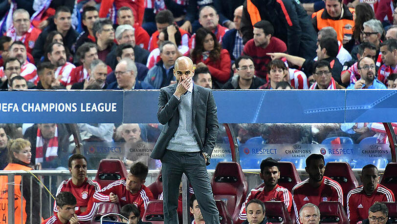 Ratlosigkeit beim absoluten Perfektionisten: Pep Guardiola während des Atlético-Spiels an der Seitenlinie. Ratlosigkeit beim absoluten Perfektionisten: Pep Guardiola während des Atlético-Spiels an der Seitenlinie.