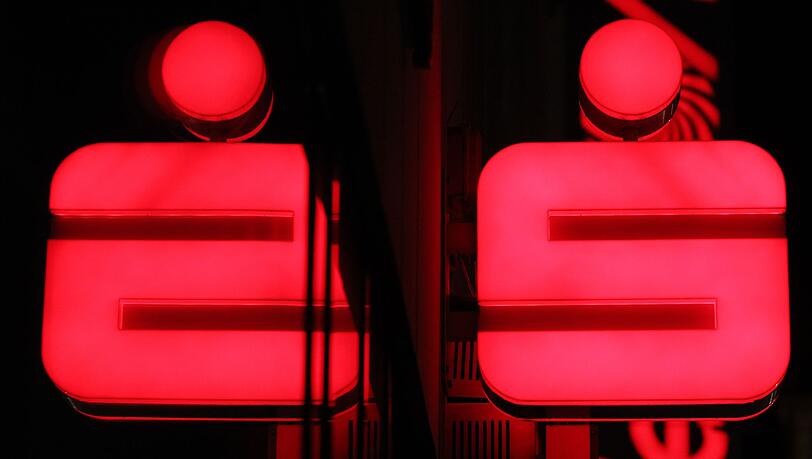 Die Sparkassen suchen nach einer langen Phase des Stellenabbaus nun wieder Personal. (Archivbild) Die Sparkassen suchen nach einer langen Phase des Stellenabbaus nun wieder Personal. (Archivbild)