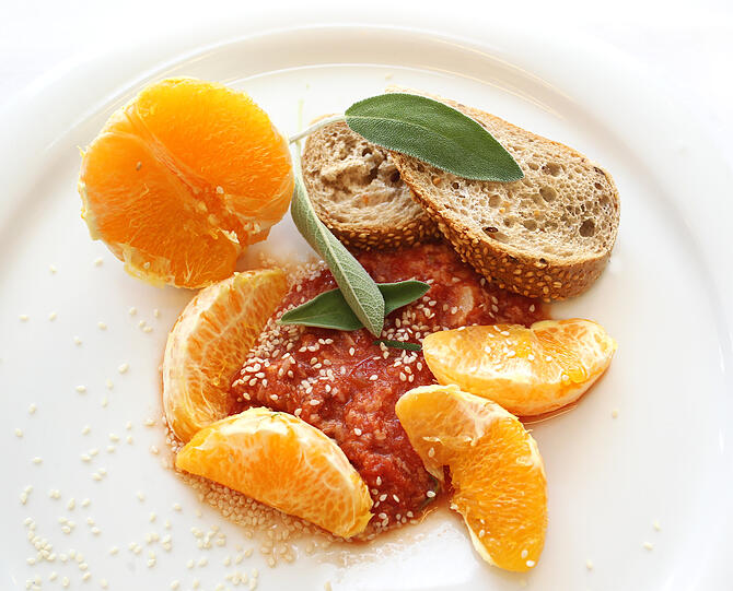 Linsencreme mit Orange und Sesam