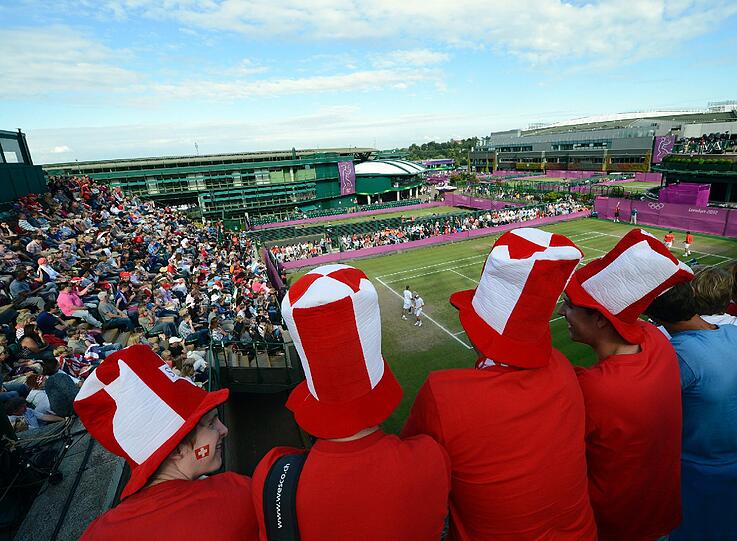 Nicht nur die Sportler, auch die Fans gaben in den vergangenen zwei Wochen bei den olympischen Spielen in London richtig Gas. Mal ausgefallen und verrückt, mal einfach nur traditionell, aber immer mit einem Lächeln im Gesicht - hier sehen Sie die schönsten Impressionen von den Tribünen.