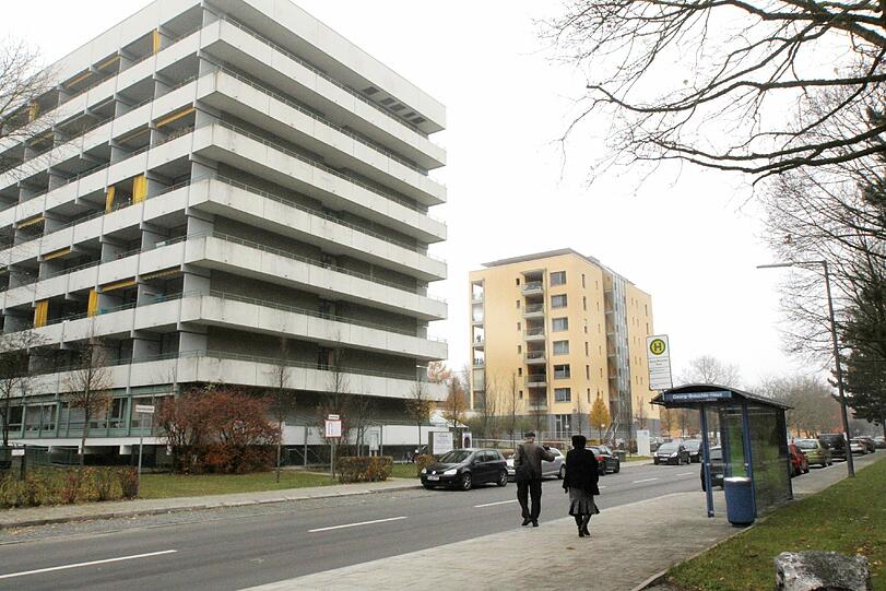 Das Georg-Brauchle-Haus in Neuperlach: Der orange-farbige Bau sticht ins Auge.