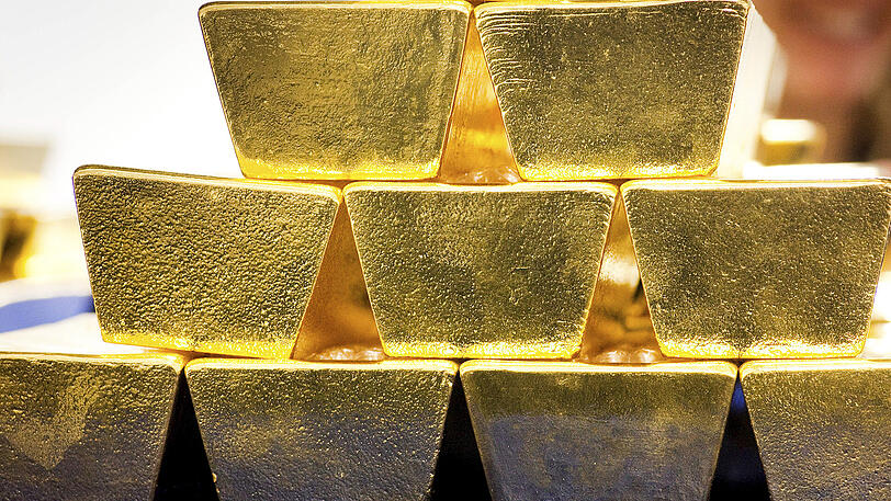 19 Barren Gold im Wert von 700.000 Euro kaufte die 83-Jährige und übergab sie dem Täter.
