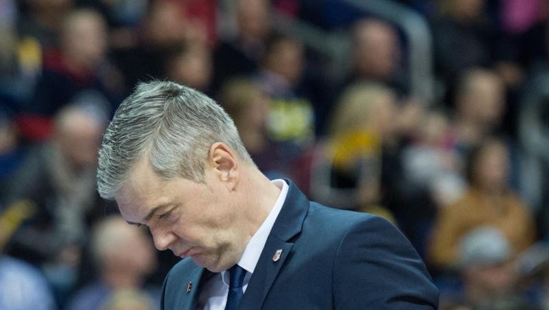 Bambergs Cheftrainer Ainars Bagatskis steht am Spielfeldrand. Foto: Annegret Hilse/Archiv Bambergs Cheftrainer Ainars Bagatskis steht am Spielfeldrand. Foto: Annegret Hilse/Archiv