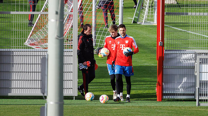 Die aktuelle Nummer 1 und 2: Ulreich (r.) und Schenk (M.).