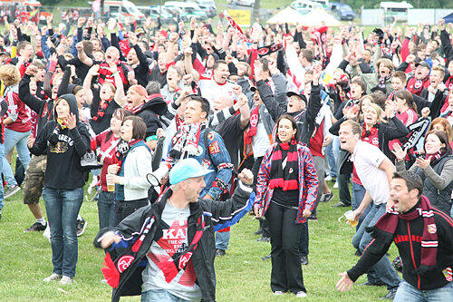 Die Übertragung des ersten Relegationsspiels auf der Wöhrder Wiese war nur ein Vorgeschmack: Am Sonntag werden Zigtausende zu Nürnbergs größtem Public Viewing pilgern.