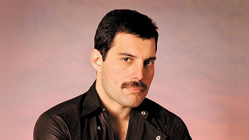 Der private Freddie Mercury wird von seinem Umfeld als schüchtern beschrieben. Der private Freddie Mercury wird von seinem Umfeld als schüchtern beschrieben.