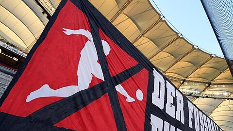Politik und Fan-Organisationen machen Druck, die Bundesliga-Clubs selbst sind in der Corona-Krise zum Umdenken gezwungen.