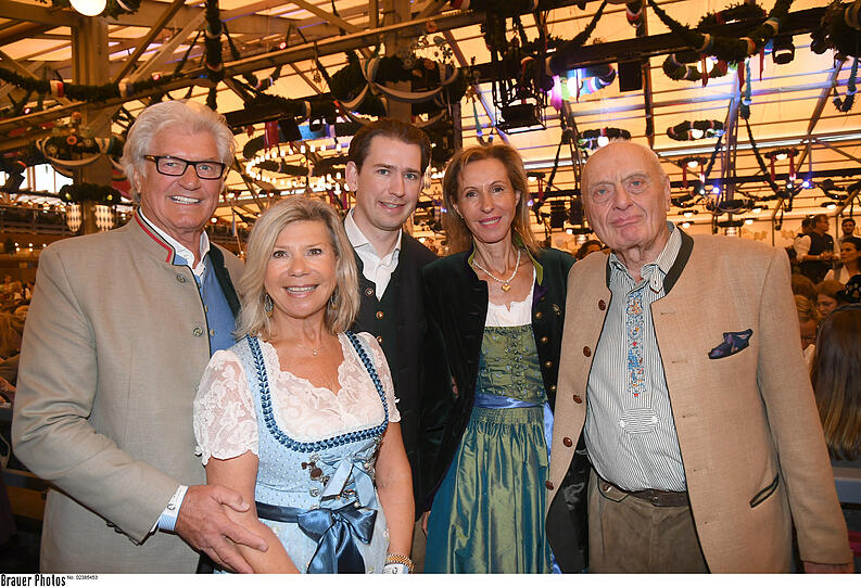 Marianne Hartl mit Mann Michael Hartl, Sebastian Kurz (ehemaliger Kanzler Österreich), Peter Schottenhamel und Frau Franziska.