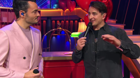 Andreas Gabalier sorgt bei der "Giovanni Zarrella Show" f&uuml;r Lacher.